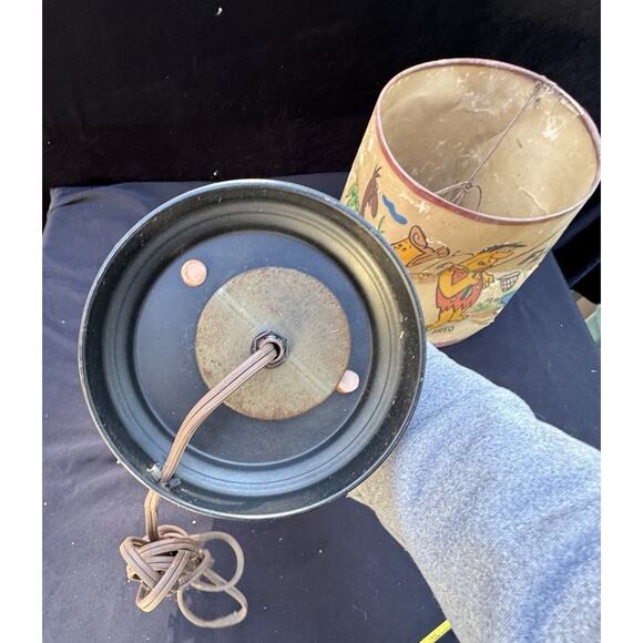 Rare 1961 Flintstones Fred table Lamp & Poor Cond Shade Works! Hannah Barbera -2 - Picture 8 of 13